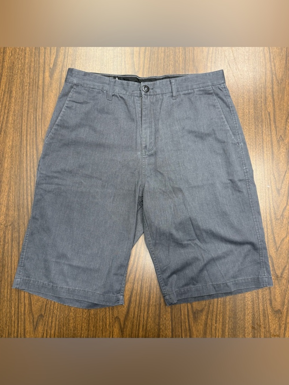 Volcom Men's Charcoal Flat-Front Chinos Shorts Size 34 - Picture 2 of 16